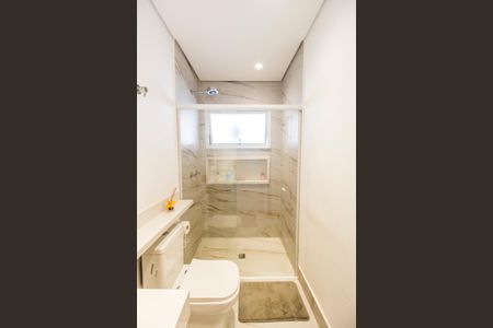 Casa de condomínio à venda com 300m², 4 quartos e 4 vagas Casa de condomínio à venda com 300m², 4 quartos e 4 vagasBanheiro da Suíte 2