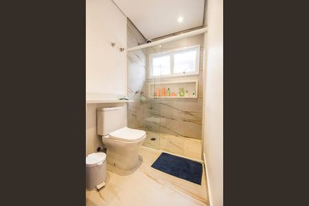 Casa de condomínio à venda com 300m², 4 quartos e 4 vagas Casa de condomínio à venda com 300m², 4 quartos e 4 vagasBanheiro da Suíte 4