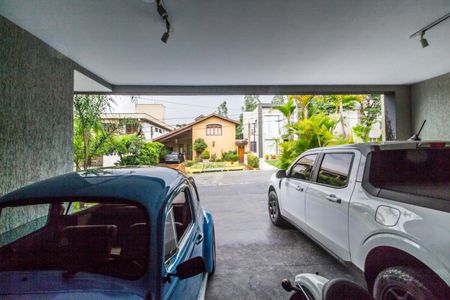 Casa de condomínio à venda com 300m², 4 quartos e 4 vagas Casa de condomínio à venda com 300m², 4 quartos e 4 vagasGaragem