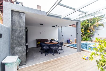 Casa de condomínio à venda com 300m², 4 quartos e 4 vagas Casa de condomínio à venda com 300m², 4 quartos e 4 vagasÁrea gourmet