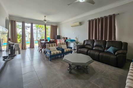 Casa para alugar com 200m², 3 quartos e 2 vagasSala