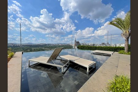 Studio à venda com 62m², 1 quarto e 1 vaga Studio à venda com 62m², 1 quarto e 1 vagaÁrea comum - Piscina