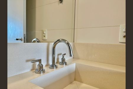 Apartamento à venda com 64m², 1 quarto e 2 vagas Apartamento à venda com 64m², 1 quarto e 2 vagasBanheiro da Suíte