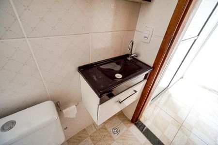 Casa de condomínio à venda com 90m², 2 quartos e 1 vaga Casa de condomínio à venda com 90m², 2 quartos e 1 vagaBanheiro da suíte 02