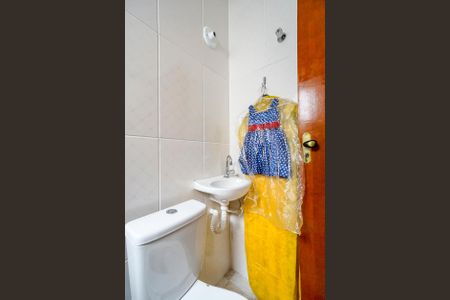 Casa de condomínio à venda com 90m², 2 quartos e 1 vaga Casa de condomínio à venda com 90m², 2 quartos e 1 vagaBanheiro da suíte 01