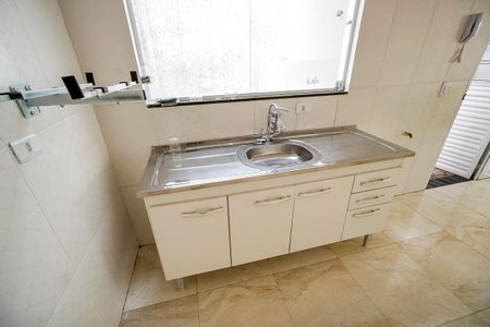 Casa de condomínio à venda com 90m², 2 quartos e 1 vaga Casa de condomínio à venda com 90m², 2 quartos e 1 vagaCozinha