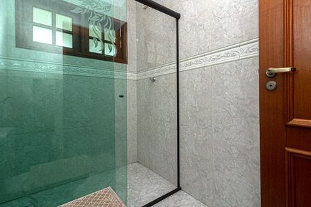 Casa à venda com 310m², 4 quartos e 2 vagasBanheiro da Suíte 1