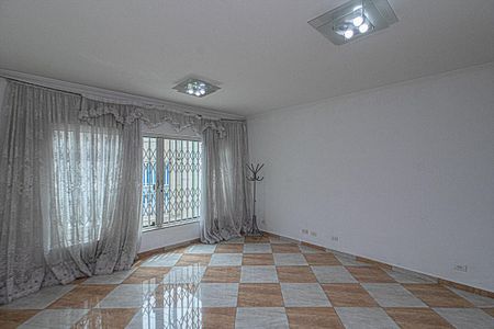 Casa à venda com 310m², 4 quartos e 2 vagasSala