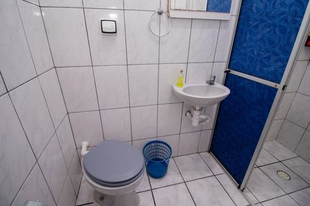 Casa à venda com 150m², 2 quartos e 1 vagaBanheiro da cozinha