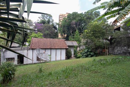 Casa à venda com 2070m², 3 quartos e 3 vagas Casa à venda com 2070m², 3 quartos e 3 vagasTerreno