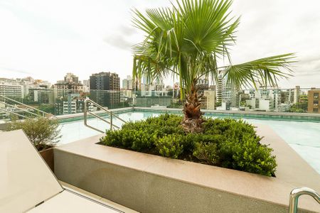 Apartamento à venda com 50m², 1 quarto e 1 vaga Apartamento à venda com 50m², 1 quarto e 1 vagaÁrea comum - Piscina