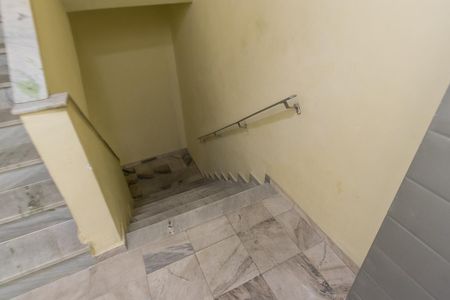Apartamento à venda com 74m², 3 quartos e 1 vaga Apartamento à venda com 74m², 3 quartos e 1 vagaÁrea comum - Escadas