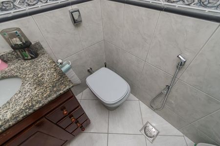Apartamento à venda com 74m², 3 quartos e 1 vaga Apartamento à venda com 74m², 3 quartos e 1 vagaBanheiro