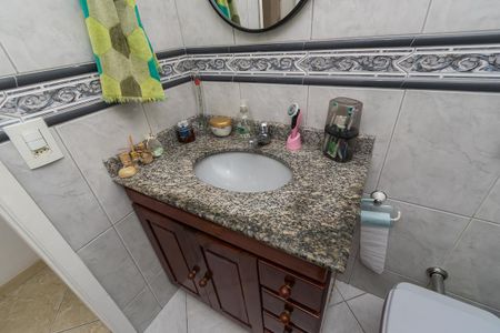 Apartamento à venda com 74m², 3 quartos e 1 vaga Apartamento à venda com 74m², 3 quartos e 1 vagaBanheiro