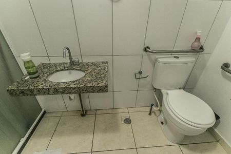 Apartamento para alugar com 60m², 2 quartos e sem vaga Apartamento para alugar com 60m², 2 quartos e sem vagaBanheiro