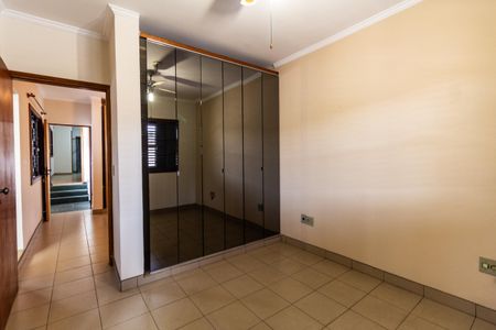 Casa à venda com 215m², 3 quartos e 6 vagas Casa à venda com 215m², 3 quartos e 6 vagasSuíte 2