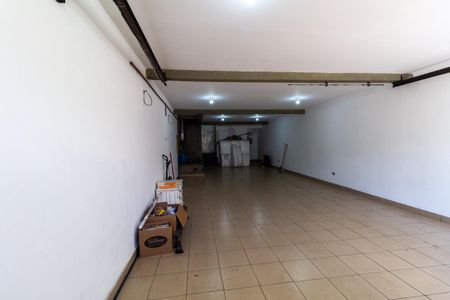 Casa à venda com 215m², 3 quartos e 6 vagas Casa à venda com 215m², 3 quartos e 6 vagasGaragem