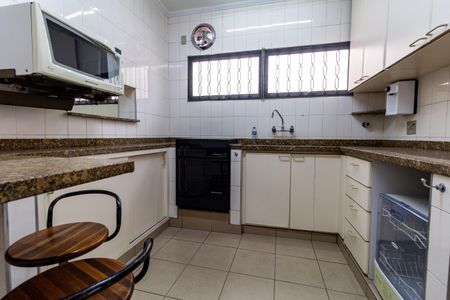 Casa à venda com 215m², 3 quartos e 6 vagas Casa à venda com 215m², 3 quartos e 6 vagasCozinha