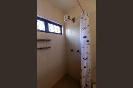 Casa à venda com 215m², 3 quartos e 6 vagas Casa à venda com 215m², 3 quartos e 6 vagasBanheiro da Suíte 2