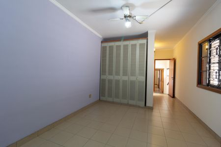 Casa à venda com 215m², 3 quartos e 6 vagas Casa à venda com 215m², 3 quartos e 6 vagasSuíte 3