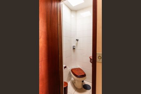 Casa à venda com 215m², 3 quartos e 6 vagas Casa à venda com 215m², 3 quartos e 6 vagasLavabo