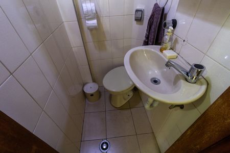 Casa à venda com 215m², 3 quartos e 6 vagas Casa à venda com 215m², 3 quartos e 6 vagasBanheiro de Serviço