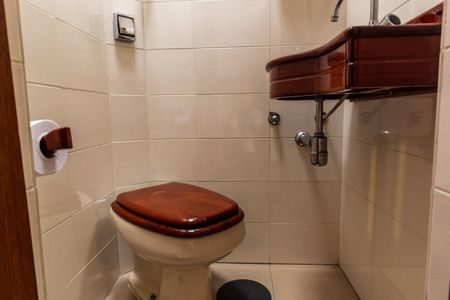 Casa à venda com 215m², 3 quartos e 6 vagas Casa à venda com 215m², 3 quartos e 6 vagasLavabo