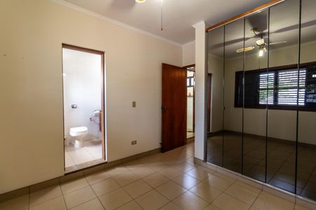 Casa à venda com 215m², 3 quartos e 6 vagas Casa à venda com 215m², 3 quartos e 6 vagasSuíte 2