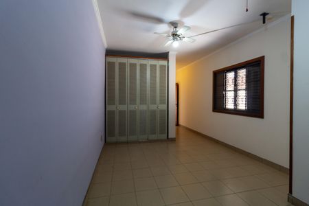 Casa à venda com 215m², 3 quartos e 6 vagas Casa à venda com 215m², 3 quartos e 6 vagasSuíte 3