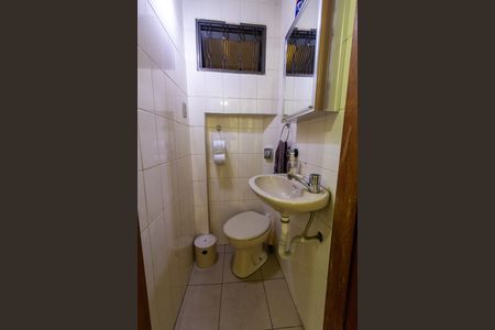 Casa à venda com 215m², 3 quartos e 6 vagas Casa à venda com 215m², 3 quartos e 6 vagasBanheiro de Serviço