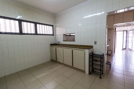 Casa à venda com 215m², 3 quartos e 6 vagas Casa à venda com 215m², 3 quartos e 6 vagasCopa da Cozinha