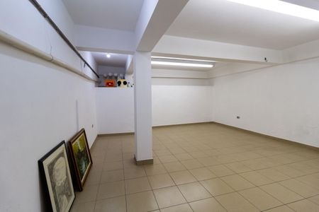 Casa à venda com 215m², 3 quartos e 6 vagas Casa à venda com 215m², 3 quartos e 6 vagasDepósito