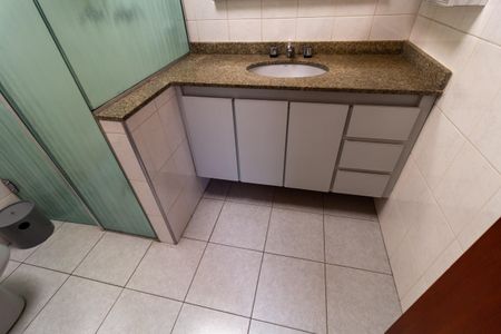 Casa à venda com 215m², 3 quartos e 6 vagas Casa à venda com 215m², 3 quartos e 6 vagasBanheiro da Suíte 3