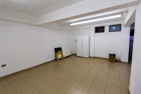 Casa à venda com 215m², 3 quartos e 6 vagas Casa à venda com 215m², 3 quartos e 6 vagasDepósito