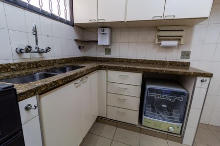 Casa à venda com 215m², 3 quartos e 6 vagas Casa à venda com 215m², 3 quartos e 6 vagasCozinha