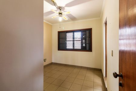 Casa à venda com 215m², 3 quartos e 6 vagas Casa à venda com 215m², 3 quartos e 6 vagasSuíte 2