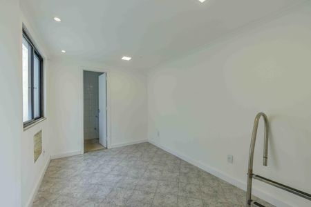 Apartamento para alugar com 282m², 3 quartos e 2 vagas Apartamento para alugar com 282m², 3 quartos e 2 vagasSuíte 2