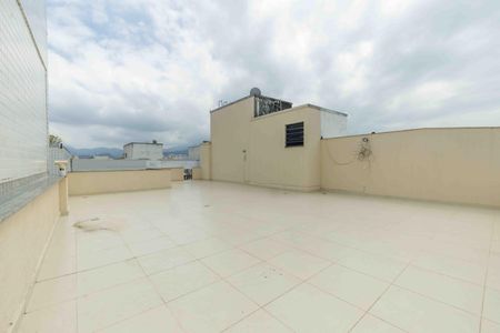 Apartamento para alugar com 282m², 3 quartos e 2 vagas Apartamento para alugar com 282m², 3 quartos e 2 vagasTerraço