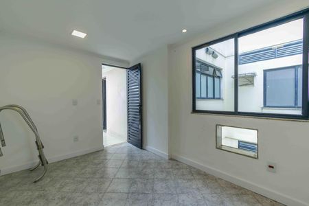 Apartamento para alugar com 282m², 3 quartos e 2 vagas Apartamento para alugar com 282m², 3 quartos e 2 vagasSuíte 2