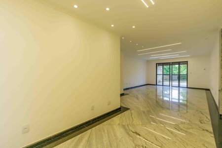 Apartamento para alugar com 282m², 3 quartos e 2 vagas Apartamento para alugar com 282m², 3 quartos e 2 vagasSala