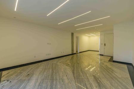 Apartamento para alugar com 282m², 3 quartos e 2 vagas Apartamento para alugar com 282m², 3 quartos e 2 vagasSala