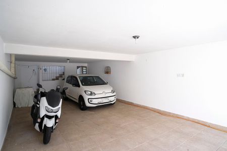 Casa à venda com 216m², 2 quartos e 4 vagasGaragem