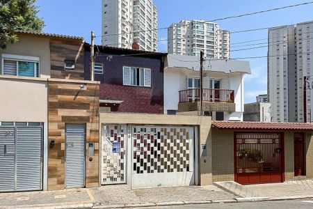 Casa à venda com 216m², 2 quartos e 4 vagasFachada + plaquinha