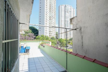Casa à venda com 216m², 2 quartos e 4 vagasVaranda