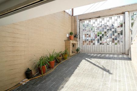 Casa à venda com 216m², 2 quartos e 4 vagasGaragem