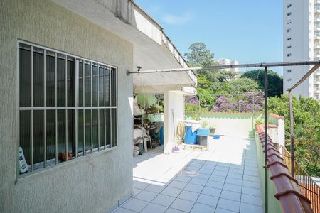 Casa à venda com 216m², 2 quartos e 4 vagasVaranda