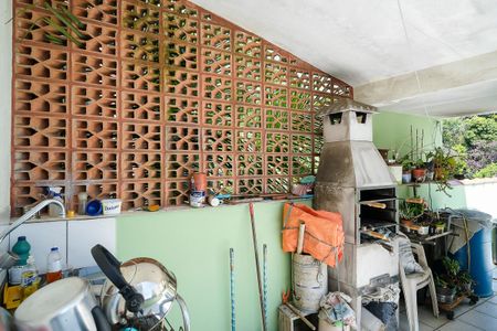 Casa à venda com 216m², 2 quartos e 4 vagasVaranda