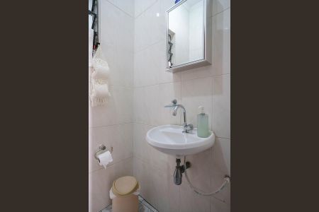 Casa à venda com 216m², 2 quartos e 4 vagasLavabo