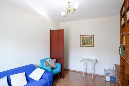 Casa à venda com 216m², 2 quartos e 4 vagasSuíte 2