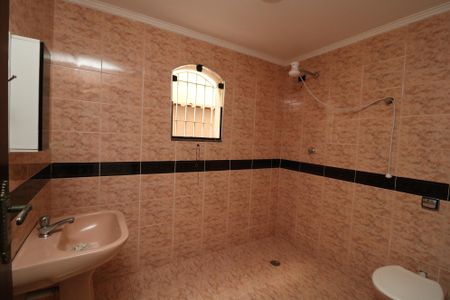 Casa à venda com 192m², 3 quartos e 3 vagasBanheiro 2